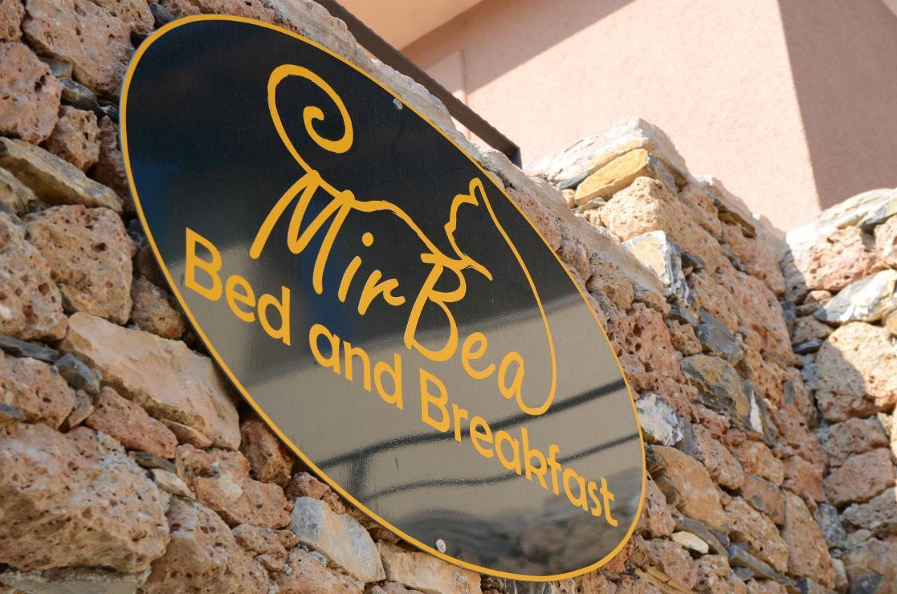 Bed and Breakfast Mirbea Cisano sul Neva Екстер'єр фото