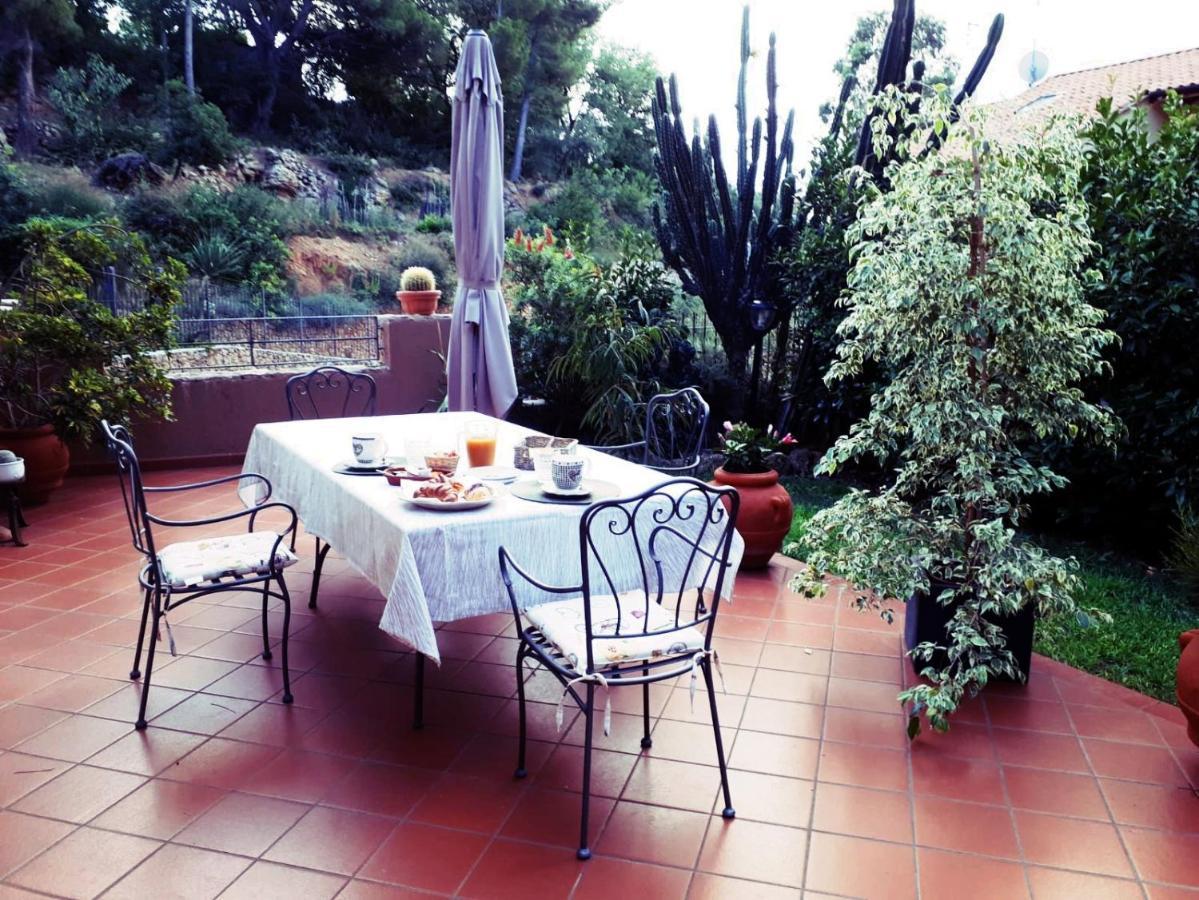 Bed and Breakfast Mirbea Cisano sul Neva Екстер'єр фото